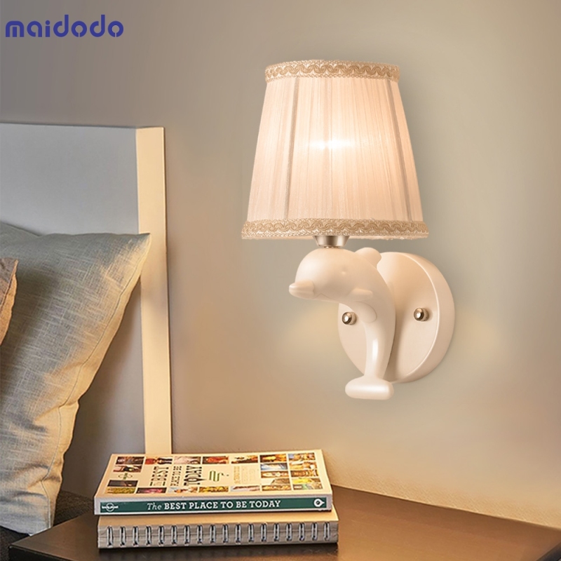 White Finished Modern Led Wall Light Home Bedside Led Wall Lamp