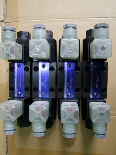 YUKEN Solenoid valve DSG-01-3C2-D24-N1-70