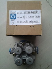 XCMG QY25K-II Four-circuit safety valve / Válvula de seguridad de cuatro circuitos accessories