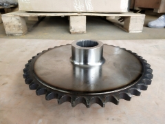 XT740 Skid steel loader Spare Parts Output large sprocket /Piñón grande de salida