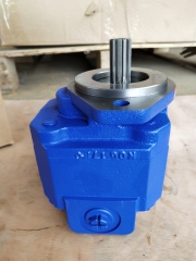 XT740 Skid steel loader Spare Parts Gear pump / Bomba de engranajes