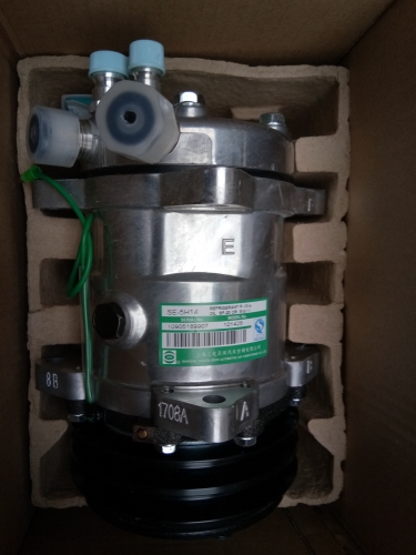 XCMG GR180 Motor Grader Spare Parts Air-conditioning compressor /Compresor de aire acondicionado