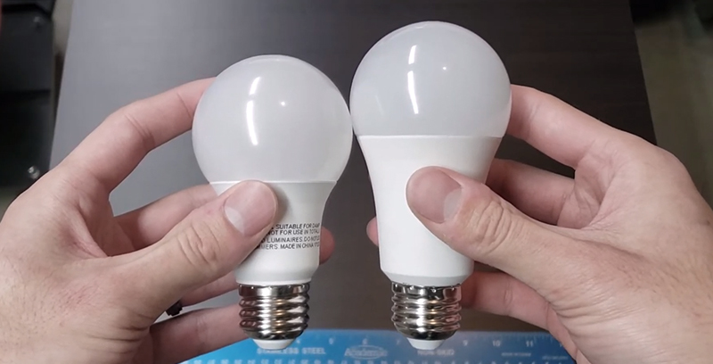 Philips Hue RGB A21 High Lumen Smart Bulb 1600 Lumens 100w vs A19 1100 lm  60w 