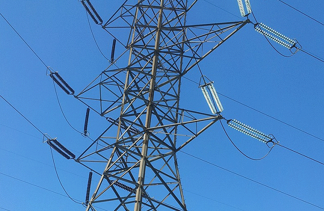 Selecting the Right Insulator: High Voltage Porcelain vs. Electrical Glass