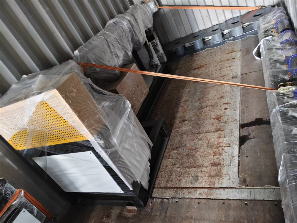 Shipping news-PVC thunder hose machine to India