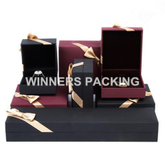 Custom made luxury paper jewelry packaging box