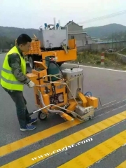 self-propelled convex line road marking machine