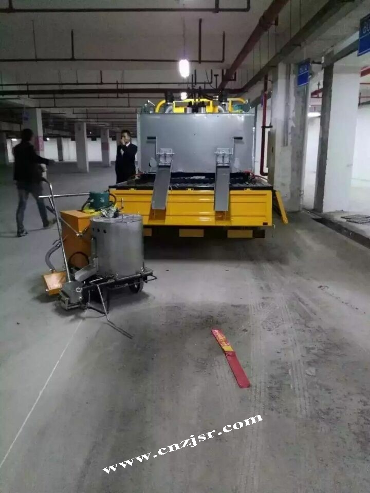 Hydraulic double cylinder thermoplastic paint preheater