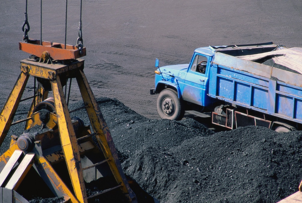 Coal mine vehicle management --- UHF Windshield Tag