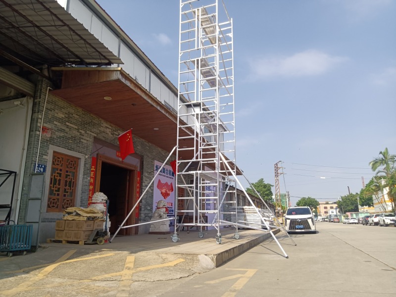 Adjustable Leg Foldable Scaffolding