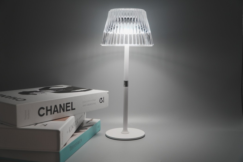 Hexagonal lamp