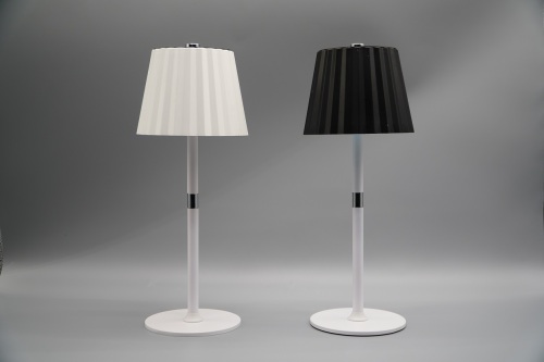 High foot pleated lamp
