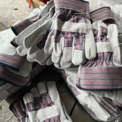 Knitted gloves for works use labours protection