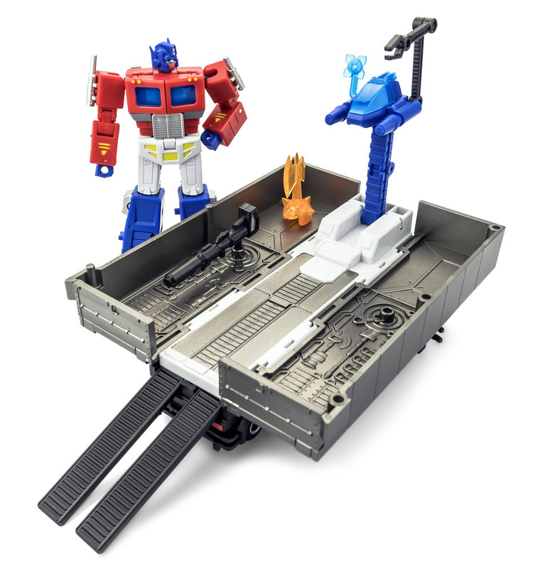DX9 X34 Dutch Optimus Prime | ShowZStore.com