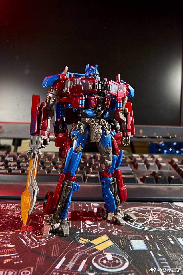 Takara Studio Series SS05 Optimus | ShowZStore.com