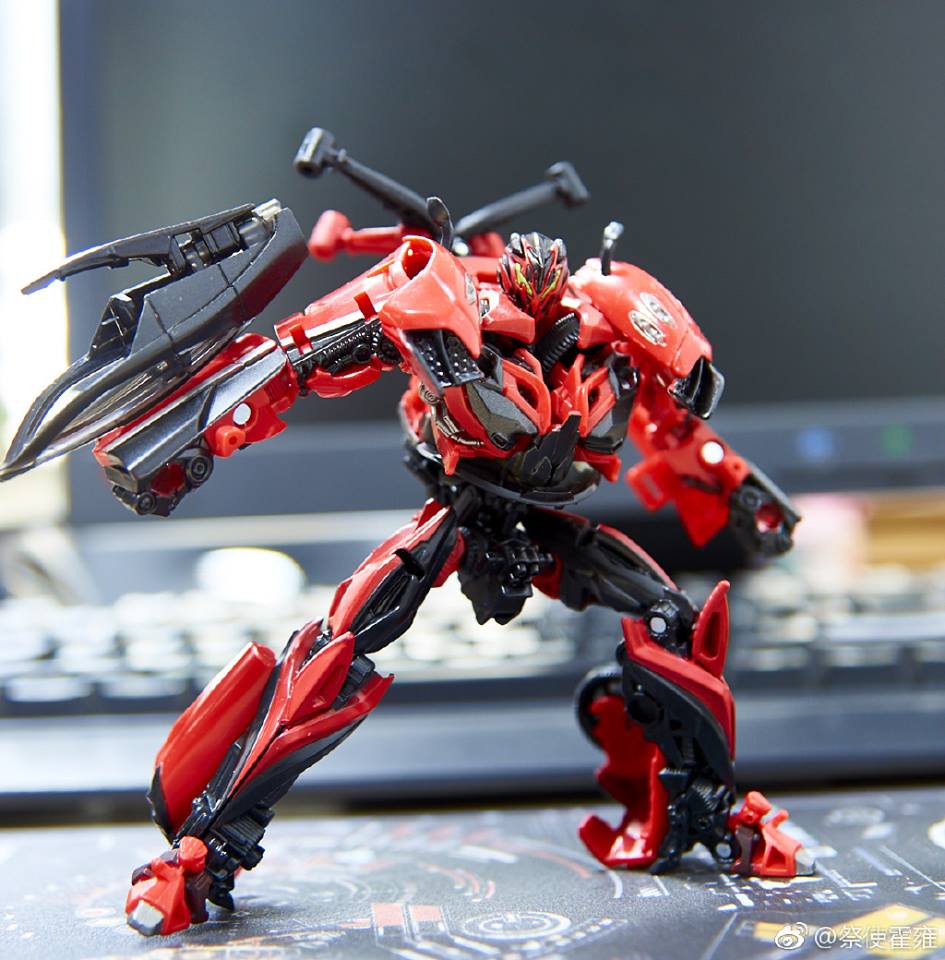 Takara Studio Series SS02 Stinger | ShowZStore.com