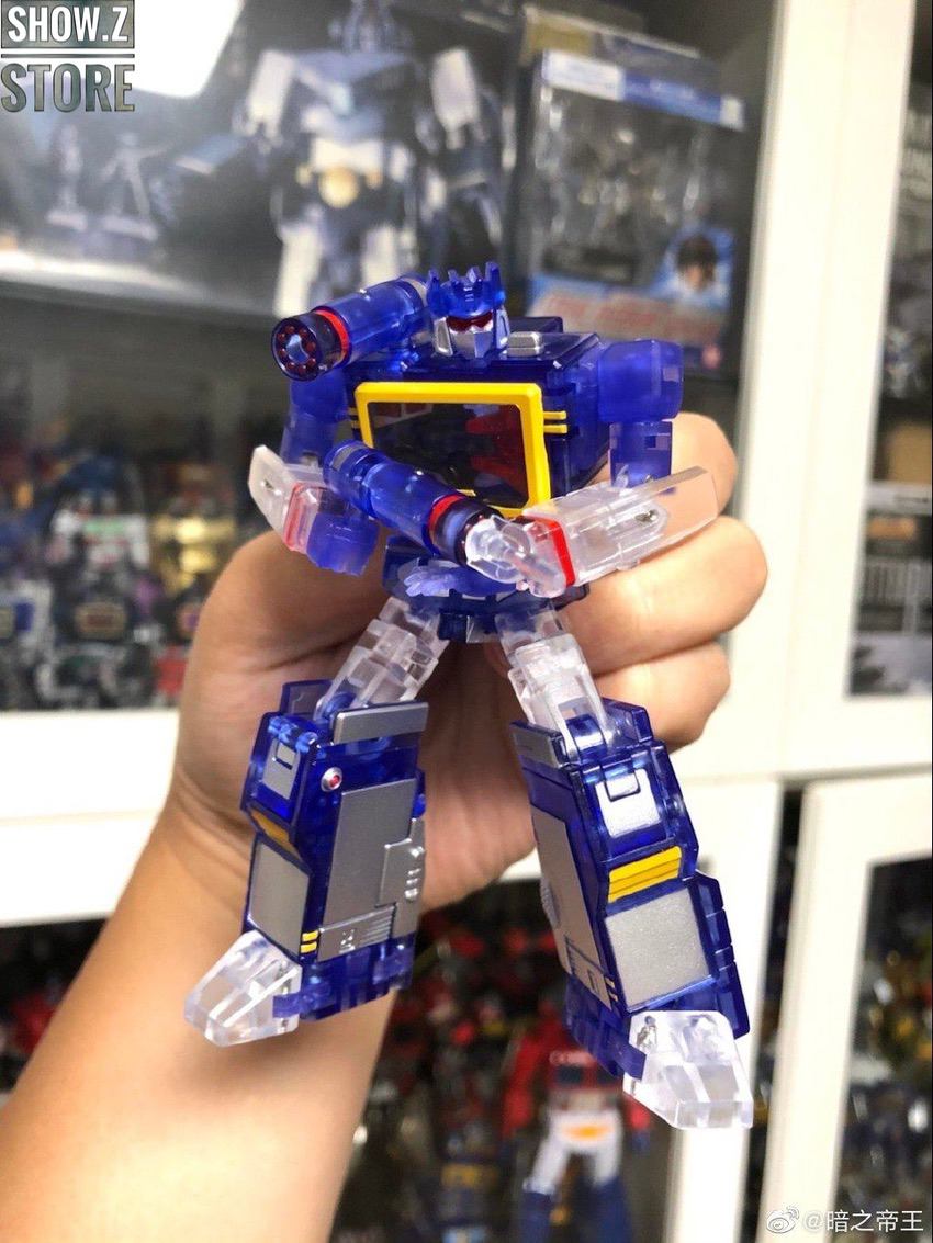 Newage H21T Soundwave Transparent Version w/ 3 Cassettes