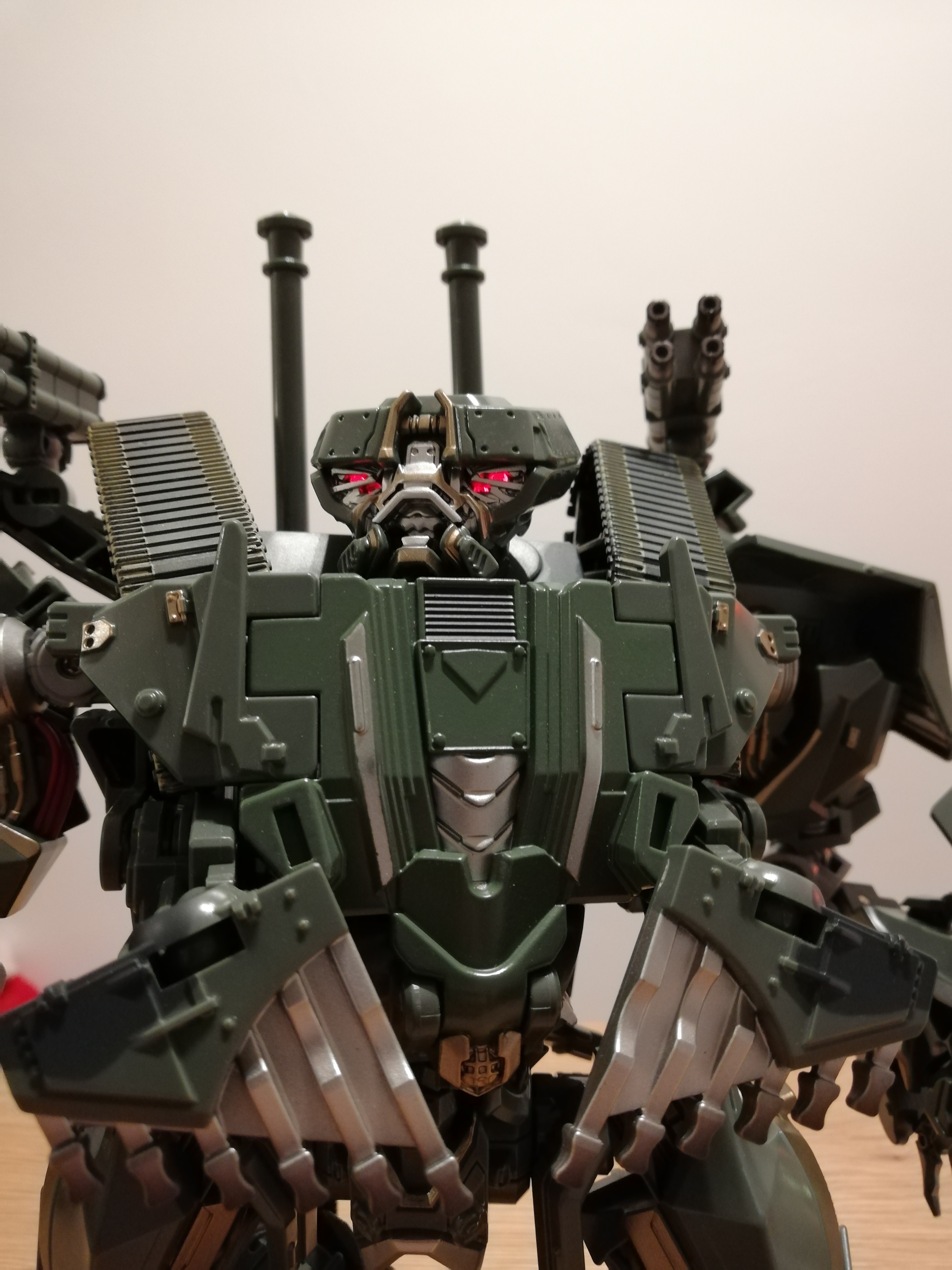 black mamba LS-10 ブロウル似 TF BLACK MAMBA LS-10 BRAWL REVIEW,TRANSFORM,SCALE - YouTube