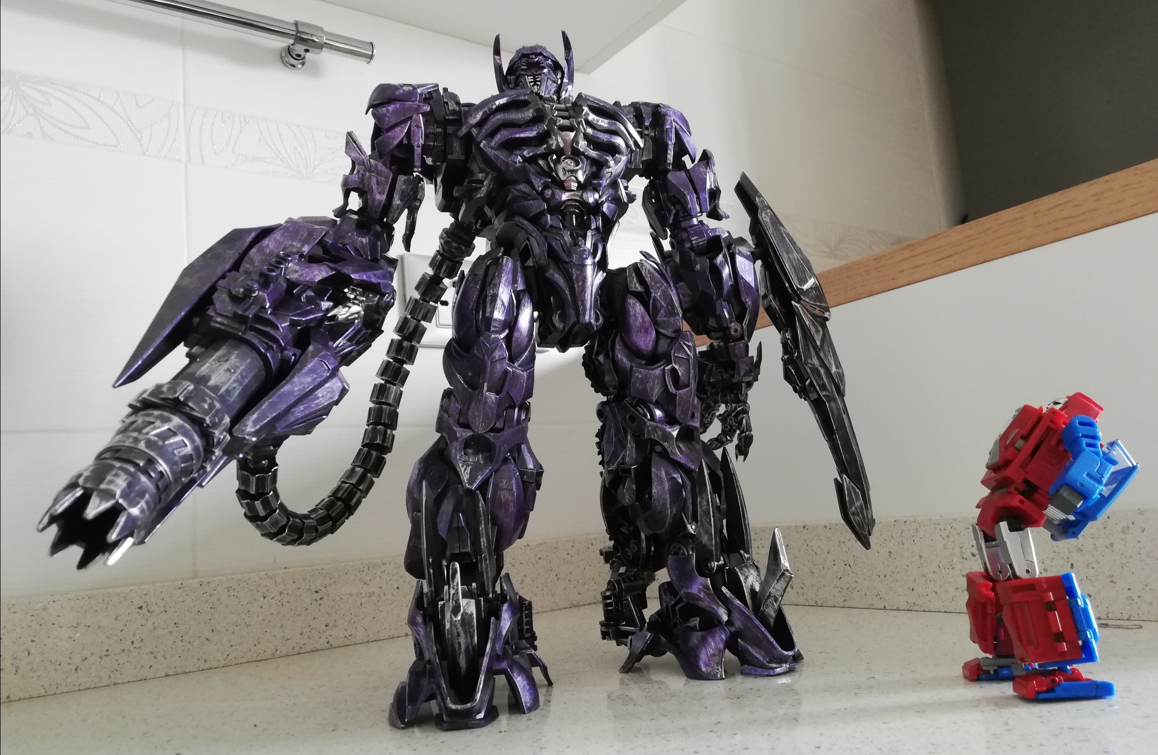 Reviews of Zeus Toys ZS-01 Oversized Studio Series SS-56 Shockwave