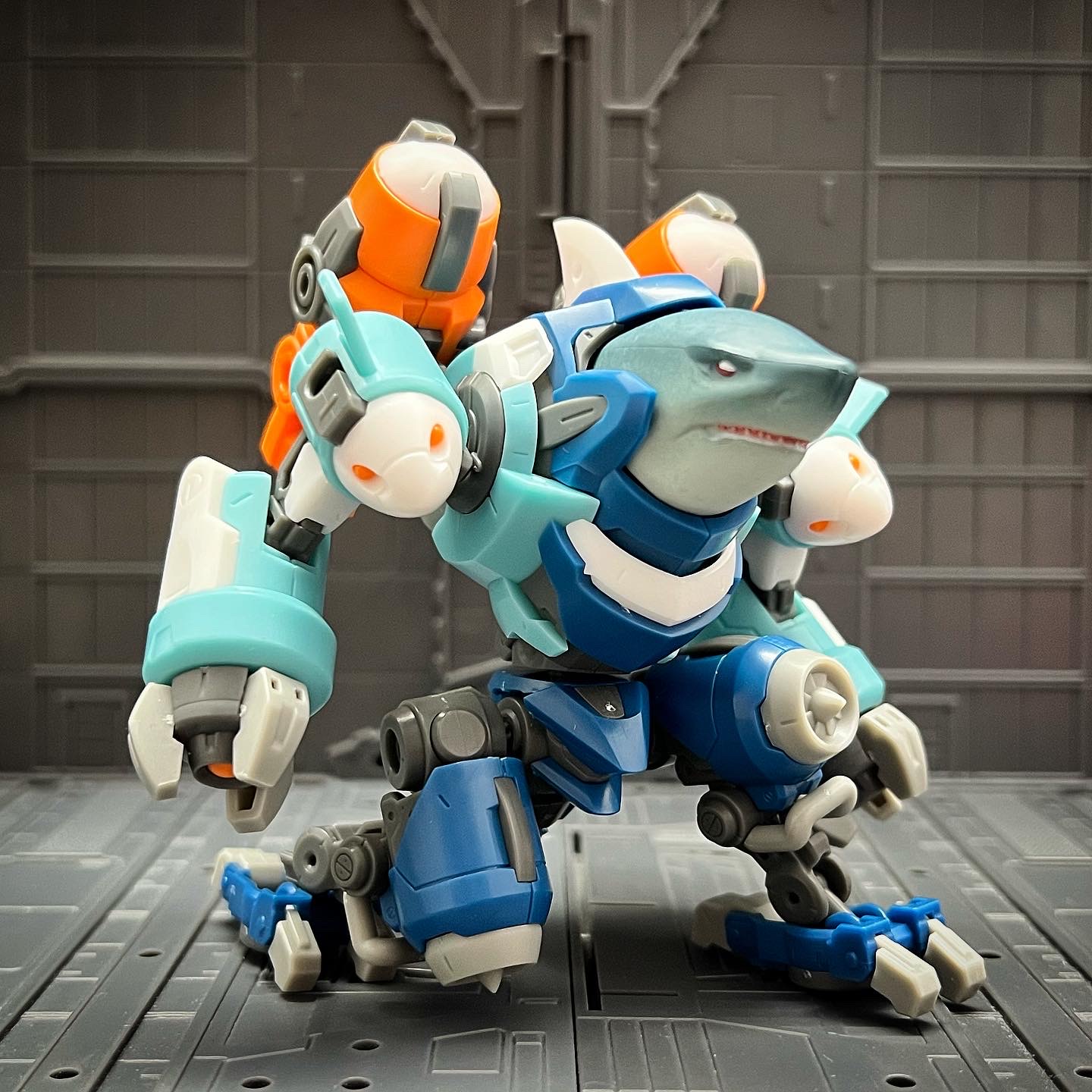 TOUMART SHARK 20ｔｈ Color llisches 青 No.57 Man Hunter Shark 1/24 Model Kit - Show.Z Store