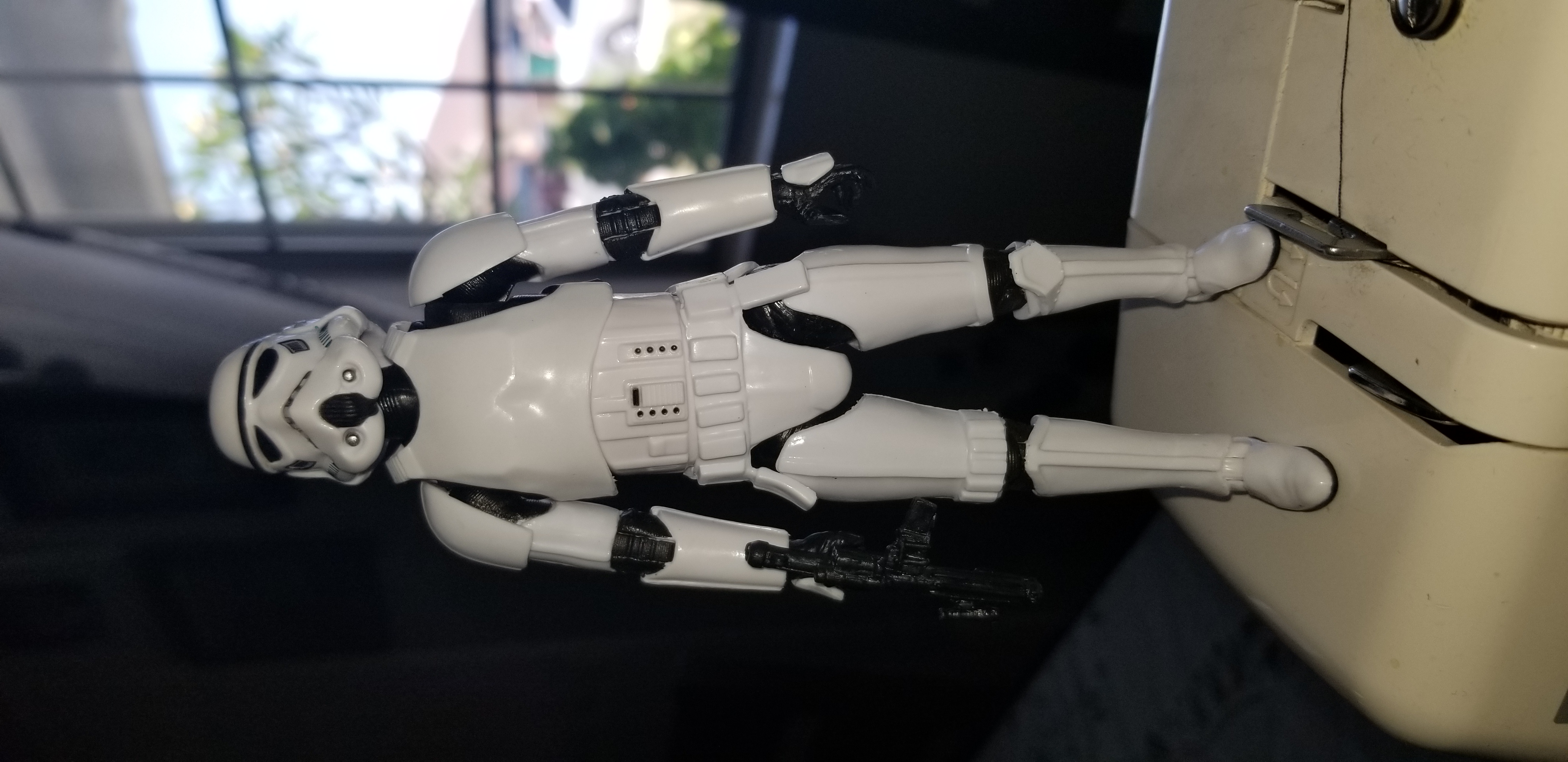 ZT Toys 1/10 Iron Man Mark 4 w/ Suit-Up Gantry Action Figure