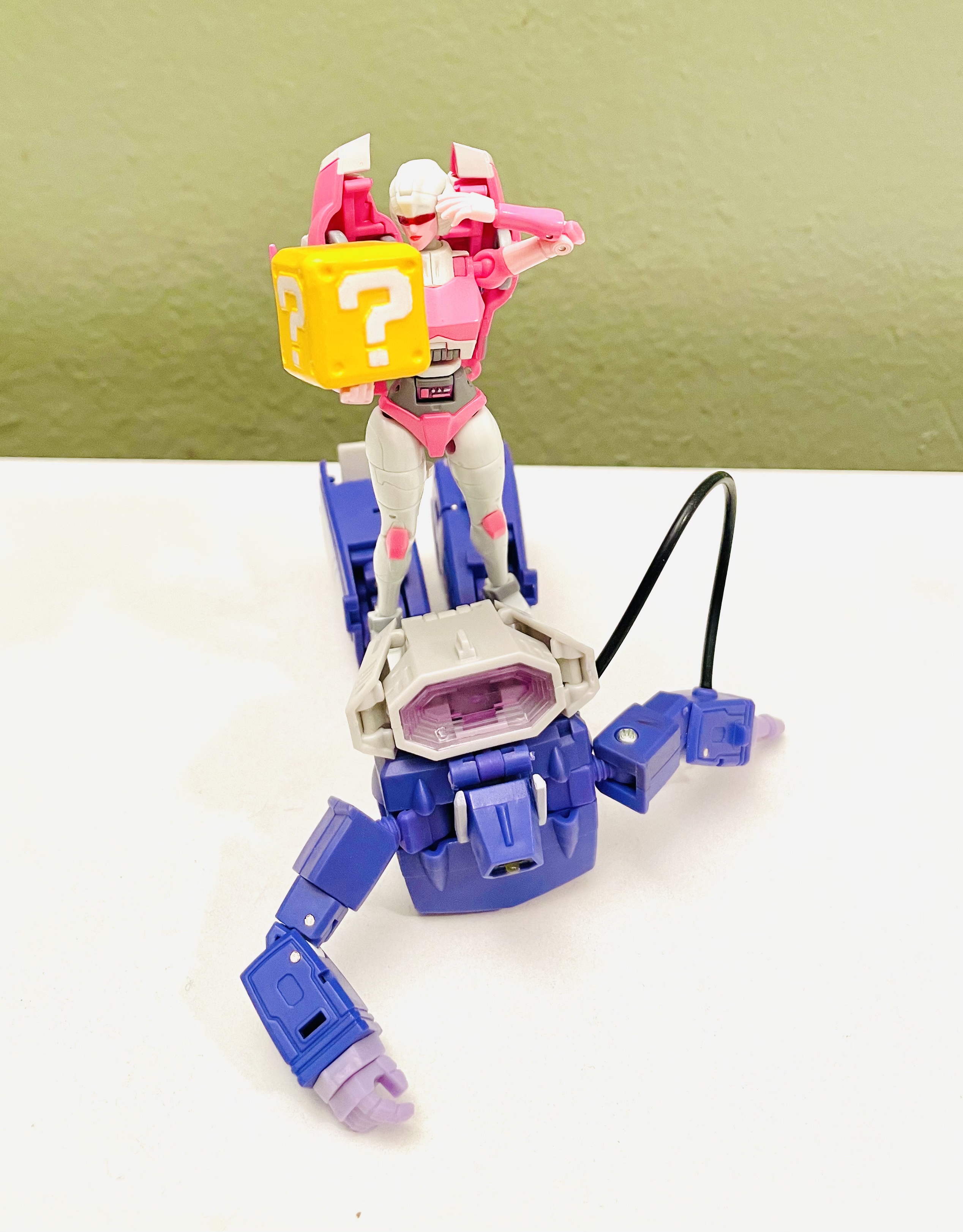 NewAge H48 Maschinenmensch Arcee - GunDamit Store