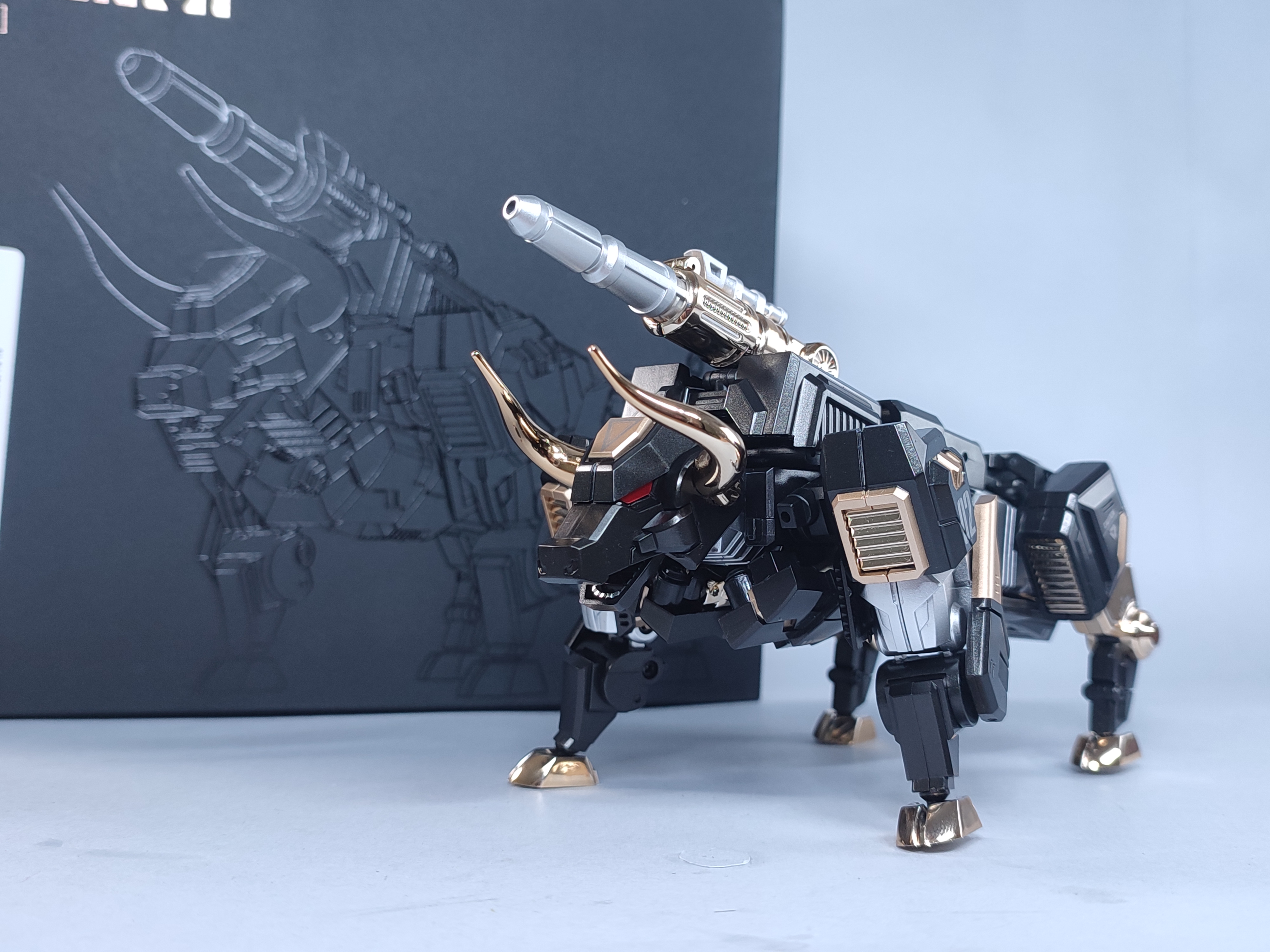 Reviews of Generation Toy GT-11D Darknight Redbull Sideswipe Black Reviews of Generation Toy GT-11D Darknight Redbull Sideswipe Black