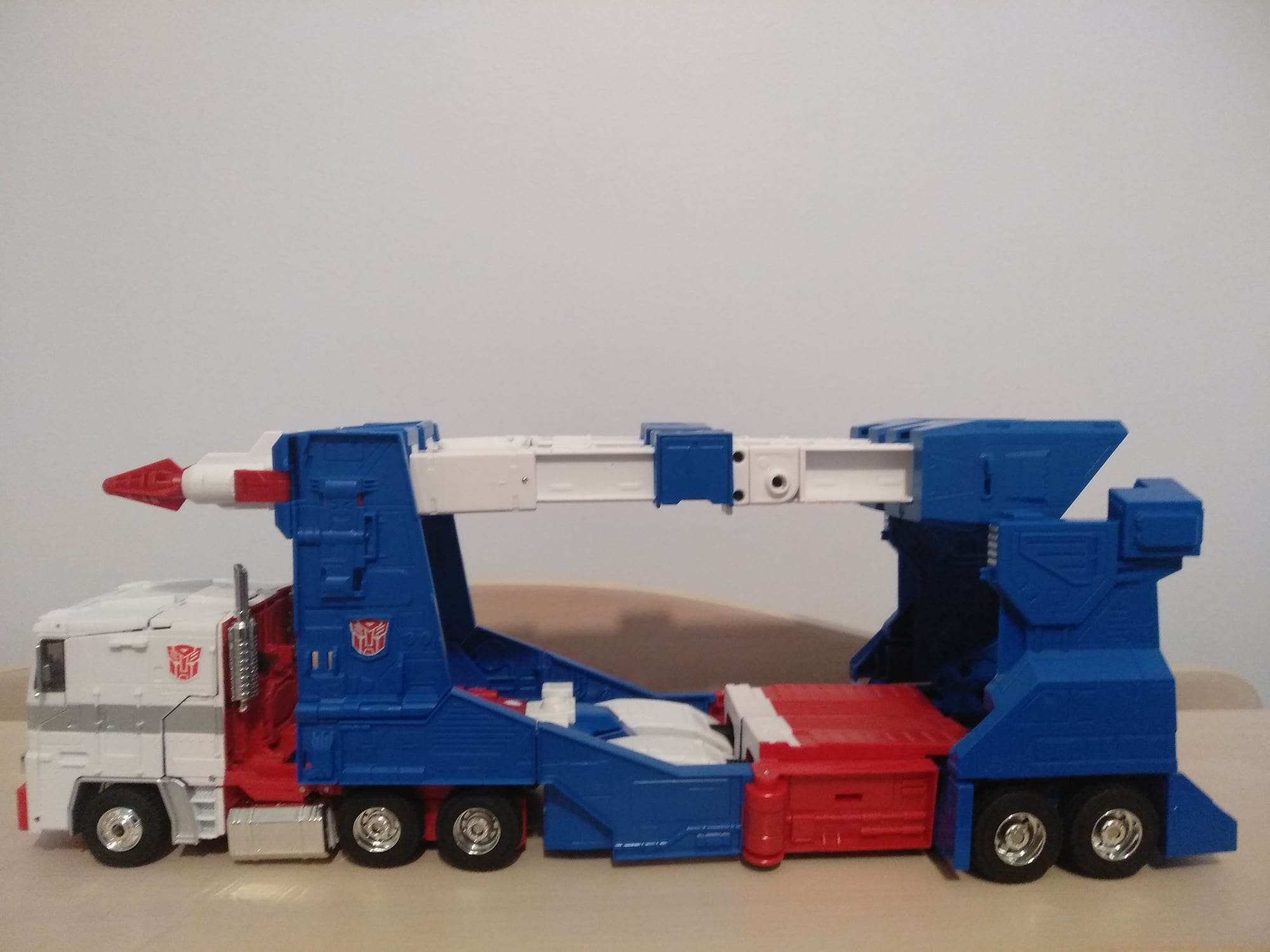 Reviews of Toy House Factory THF-04 Ultra Magnus MP-22 Hyper