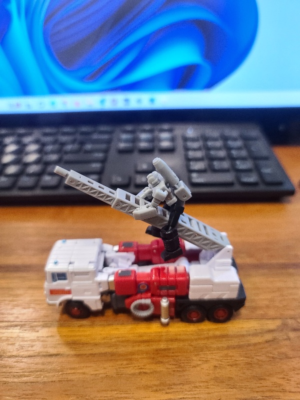 Newage H46W Backdraft Inferno w/ Mini Figure - Show.Z Store