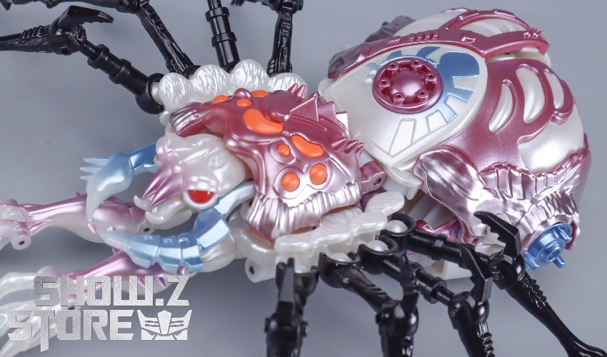 TransArt BWM-08PW TransMetal Blackwidow Repaint Version