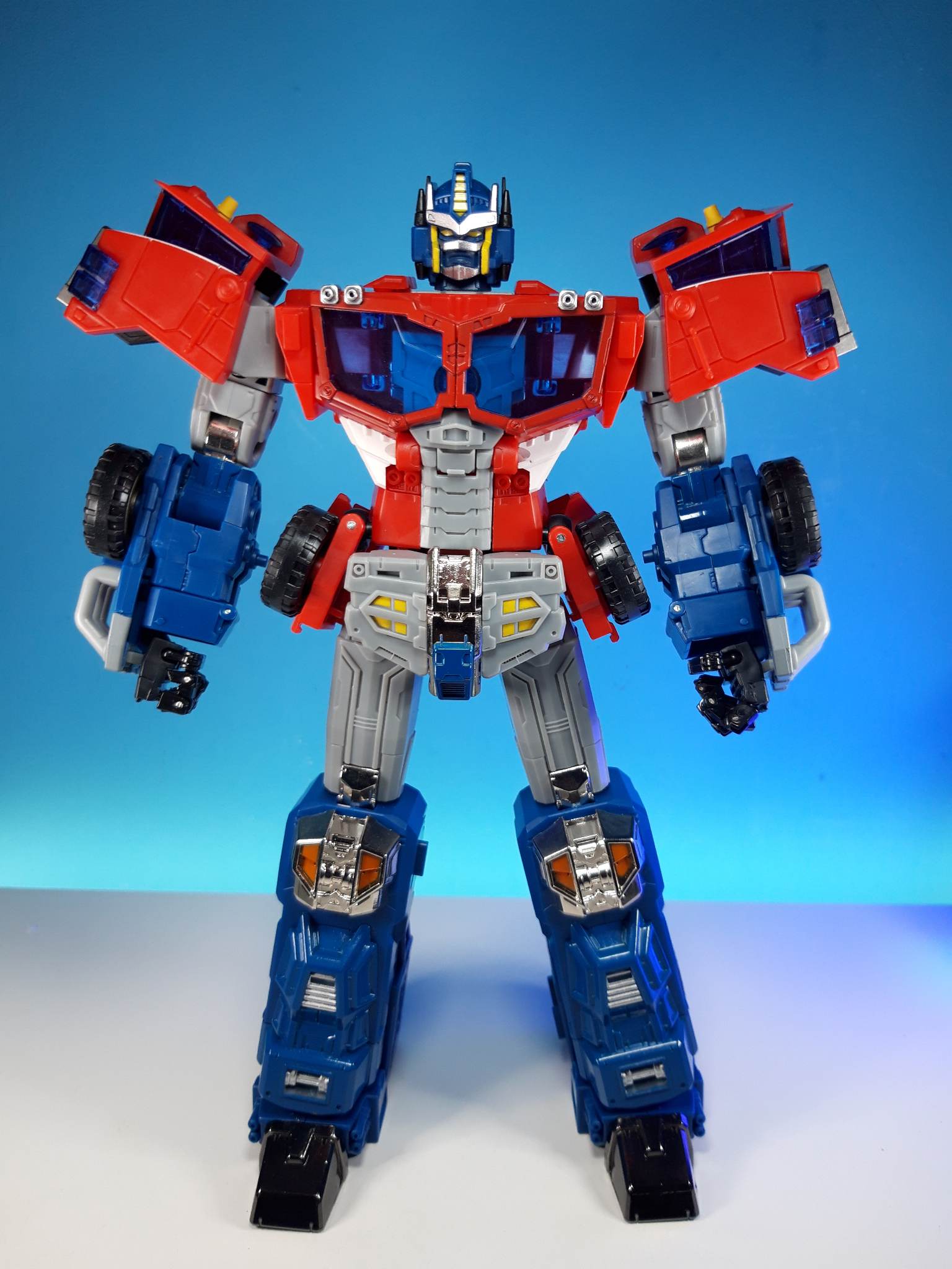 Reviews of Transform and Rollout TR-02 Commander of Stars 