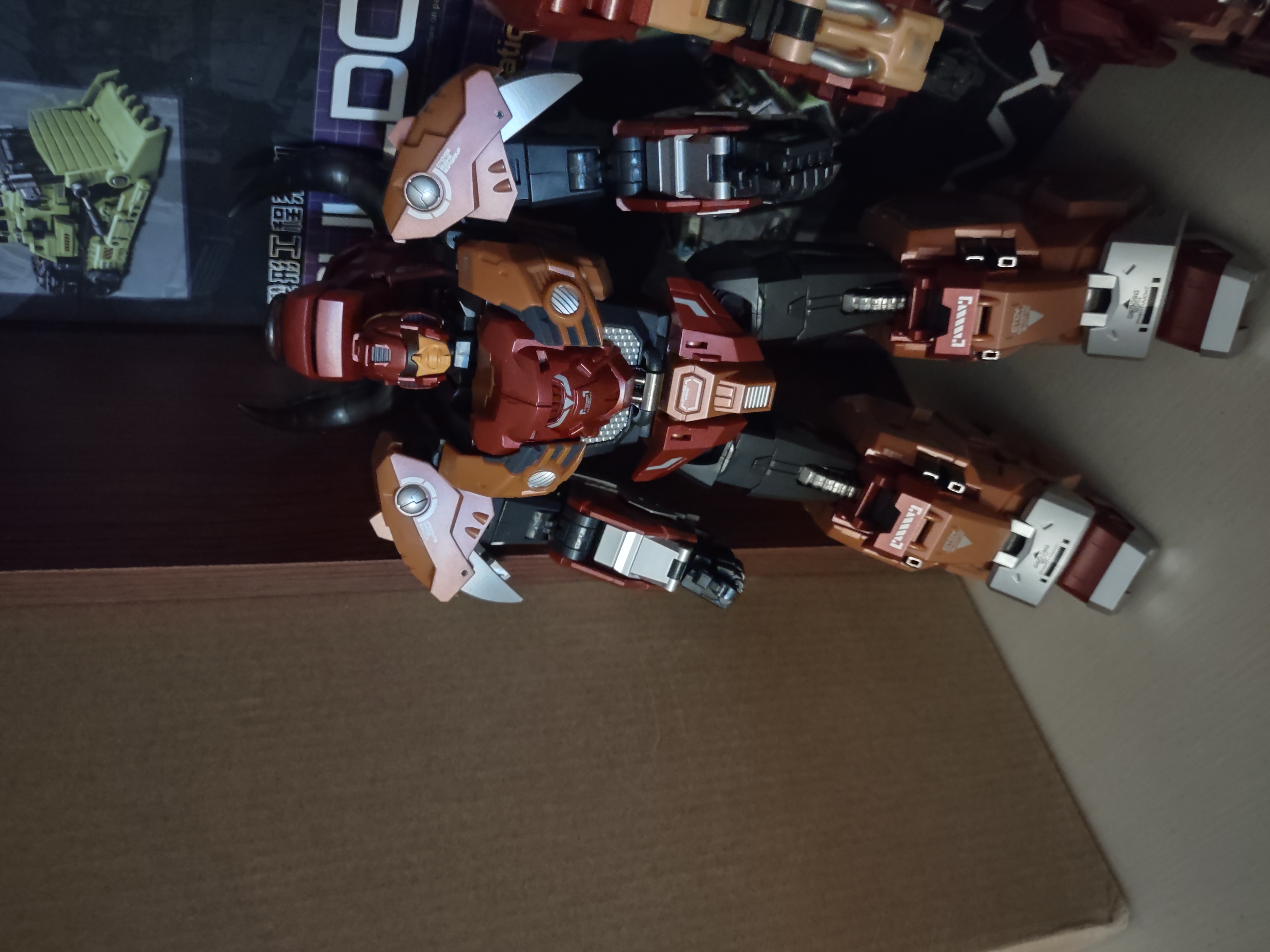 Reviews of Cang-Toys CT-Chiyou-02 Landbull Tantrum Predaking