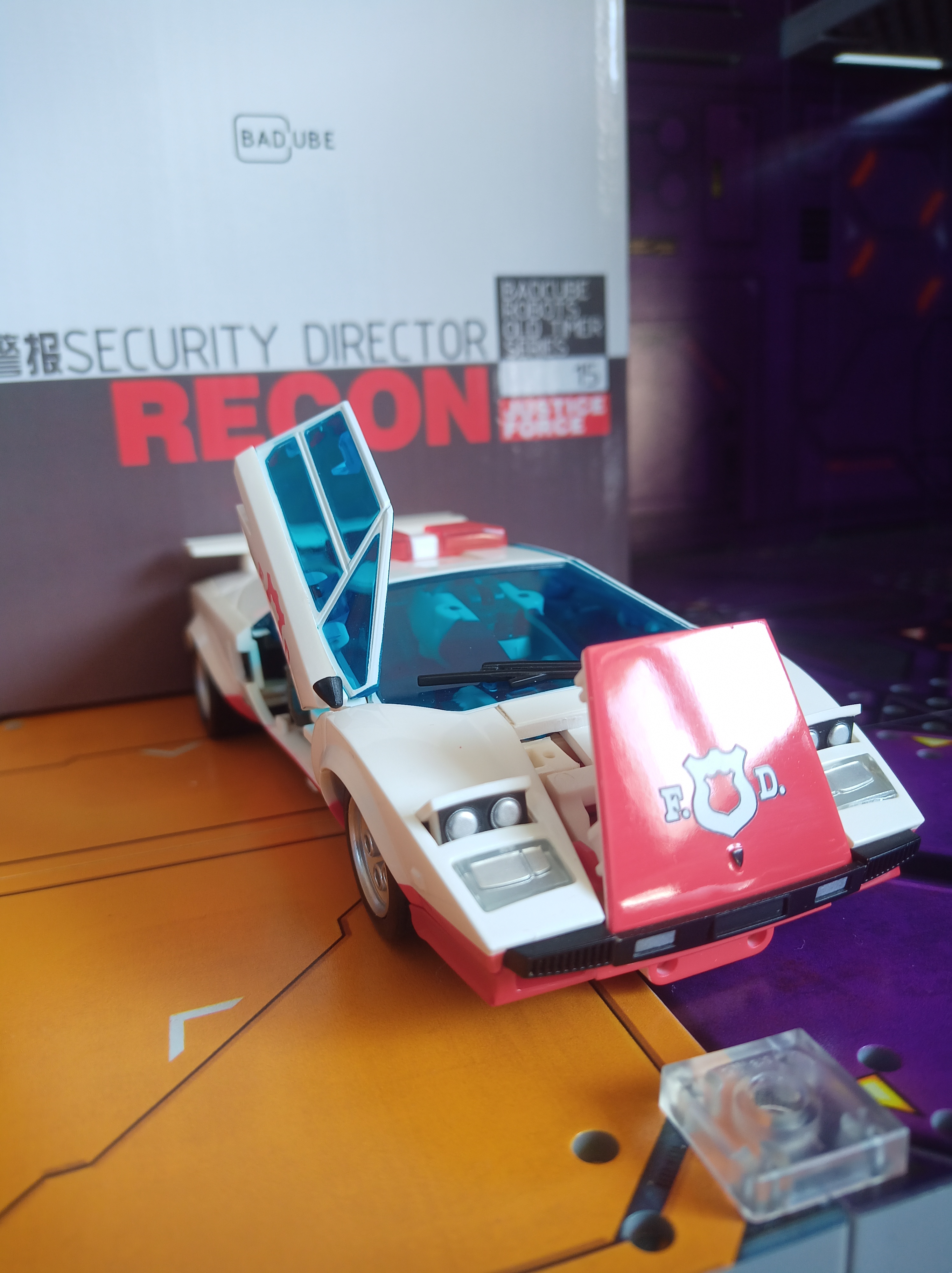 BadCube BC OTS-15 Security Director Recon Red Alert - Show.Z