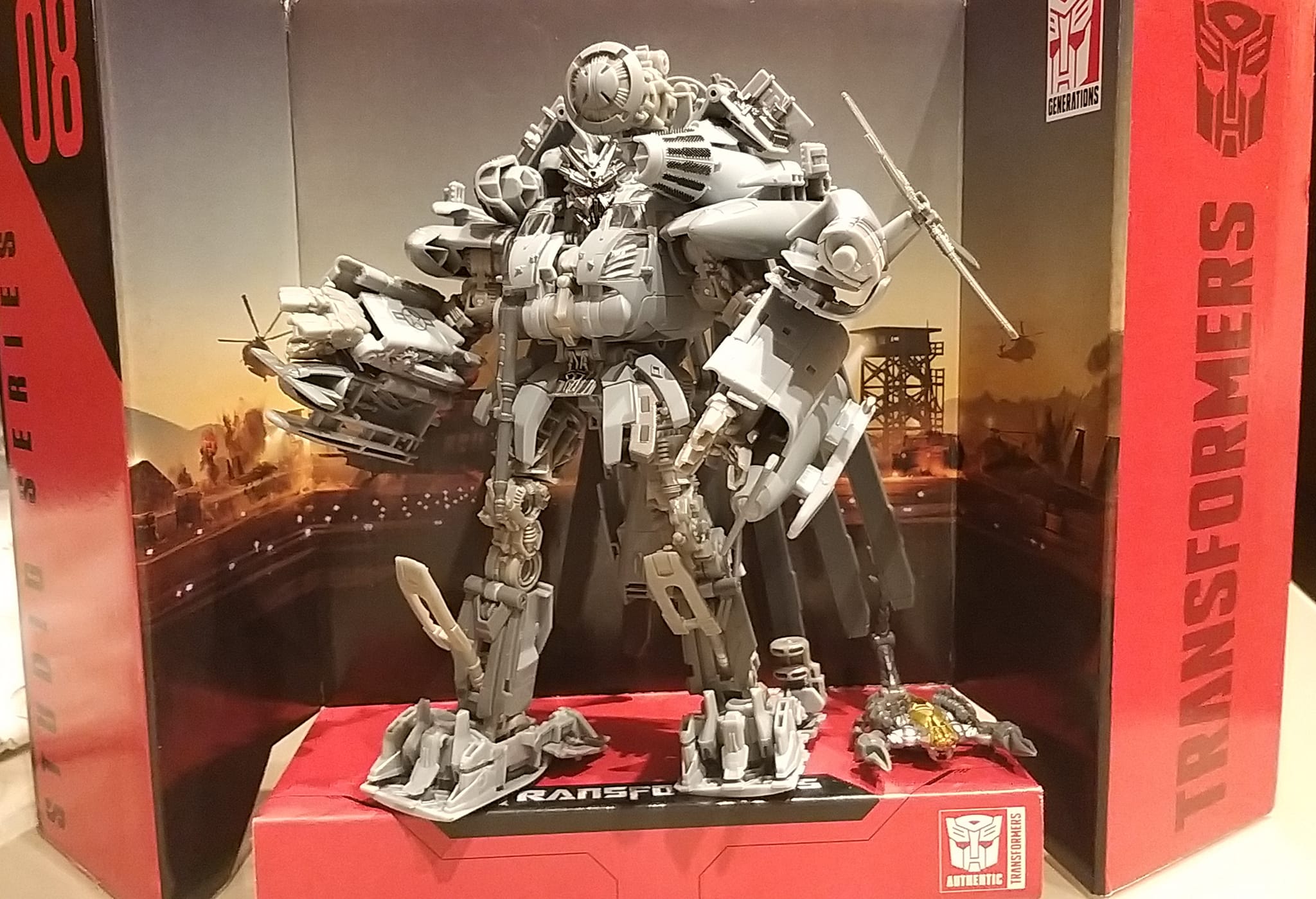 Reviews of Takara Studio Series Leader Class Blackout SS-08