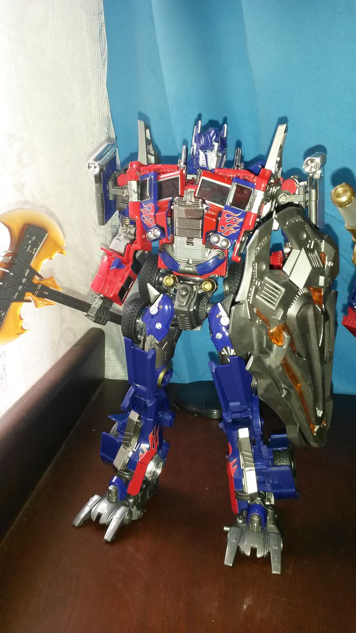 Reviews of Weijiang M01 Optimus Prime Commander Oversize