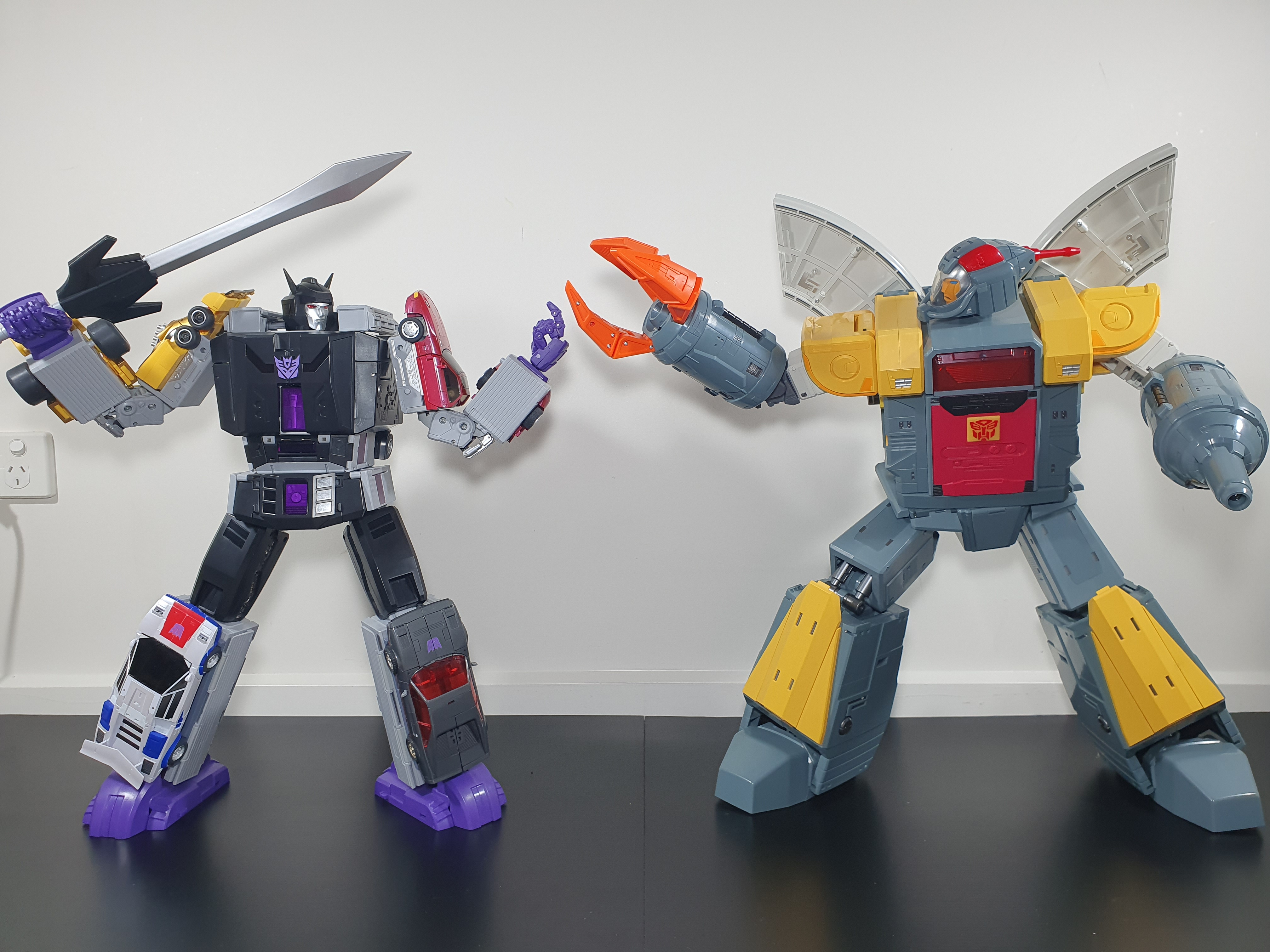 DX9 Toys Attila Stunticons Combiner Menasor Set of 5 - GunDamit Store