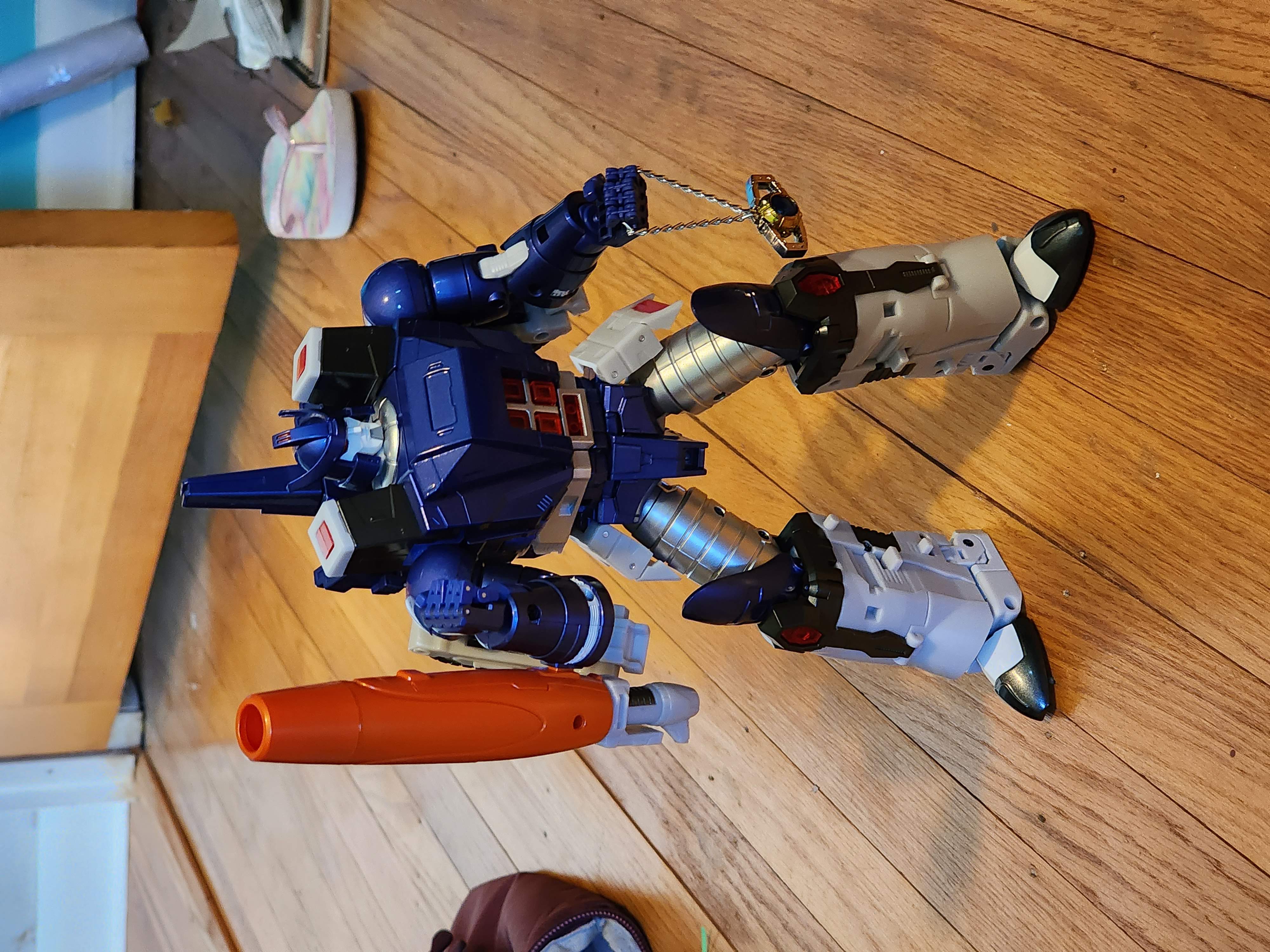 Reviews of FansToys FT-16M Sovereign Galvatron Limited Color Edition