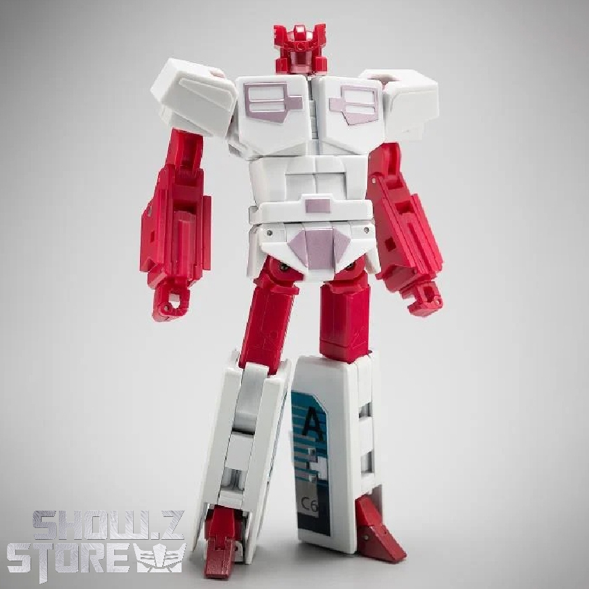 MMC マスターマインドクリエイション　ホワール　トランスフォーマー　MTMTE MMC Ocular Max RMX-17 First Aid MP 7in | ShowZStore.com