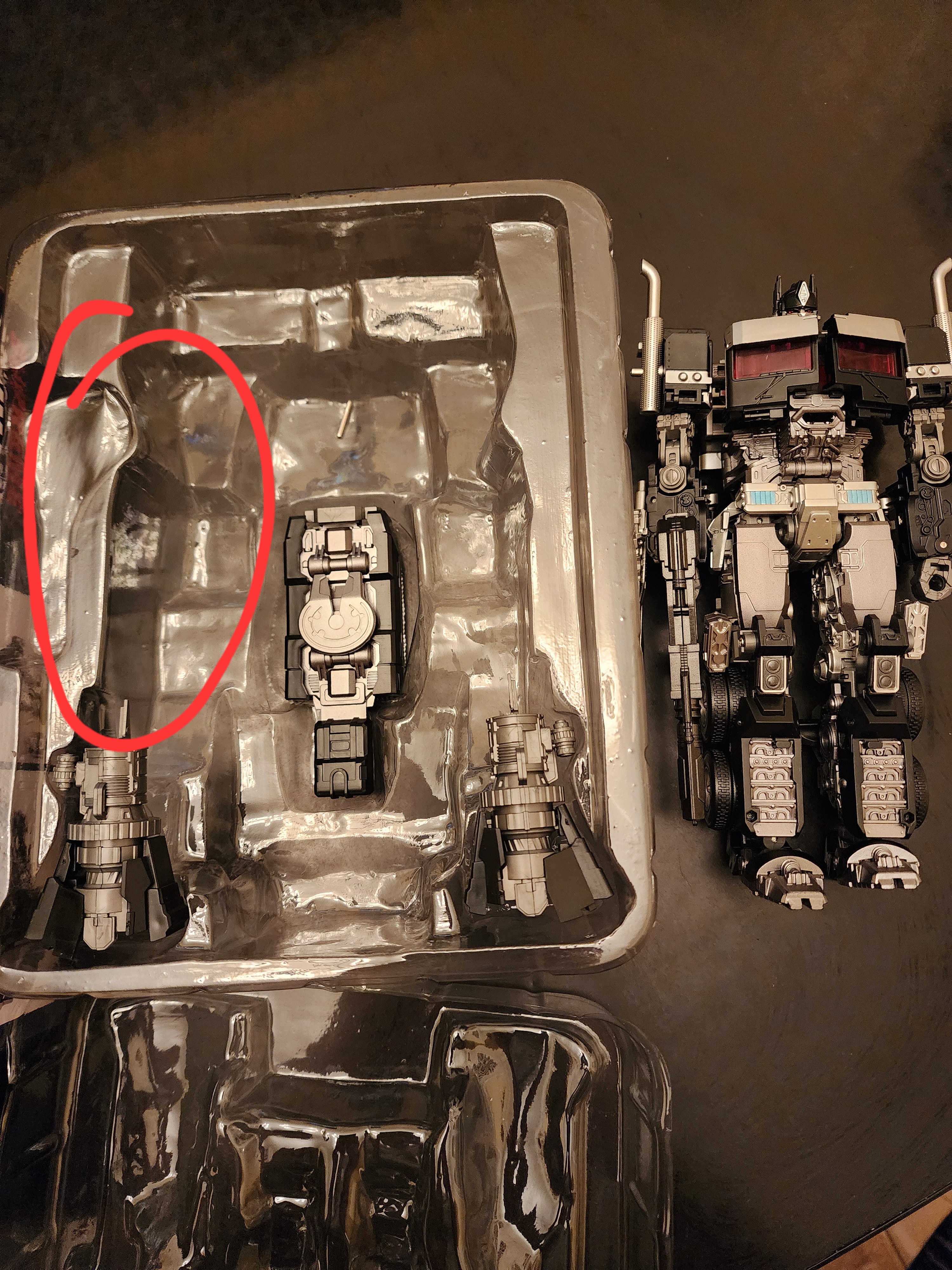 Reviews of MHZ Toys MHM-01B Supreme Commander Optimus Prime Black