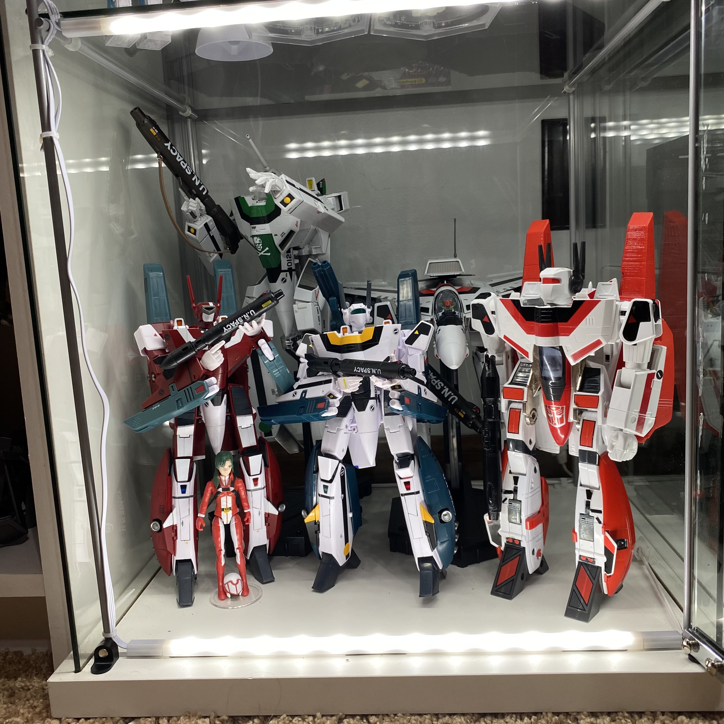 Reviews of FG Model FG-01 Macross VF1S God of Flame w/ Fast Pack