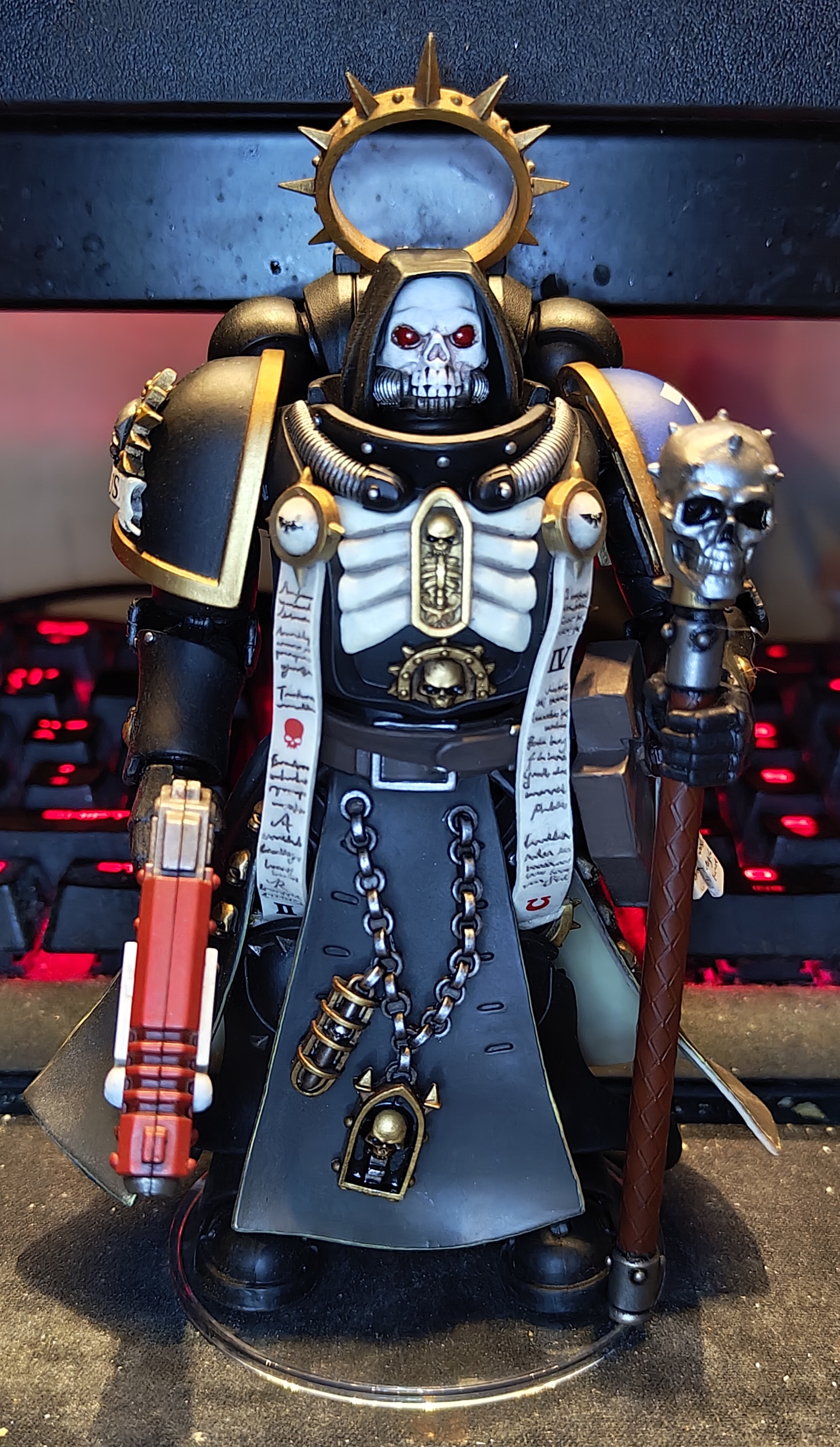 JoyToy 1/18 WH40K Ultramarines Chaplain Bro Varu | ShowZStore.com