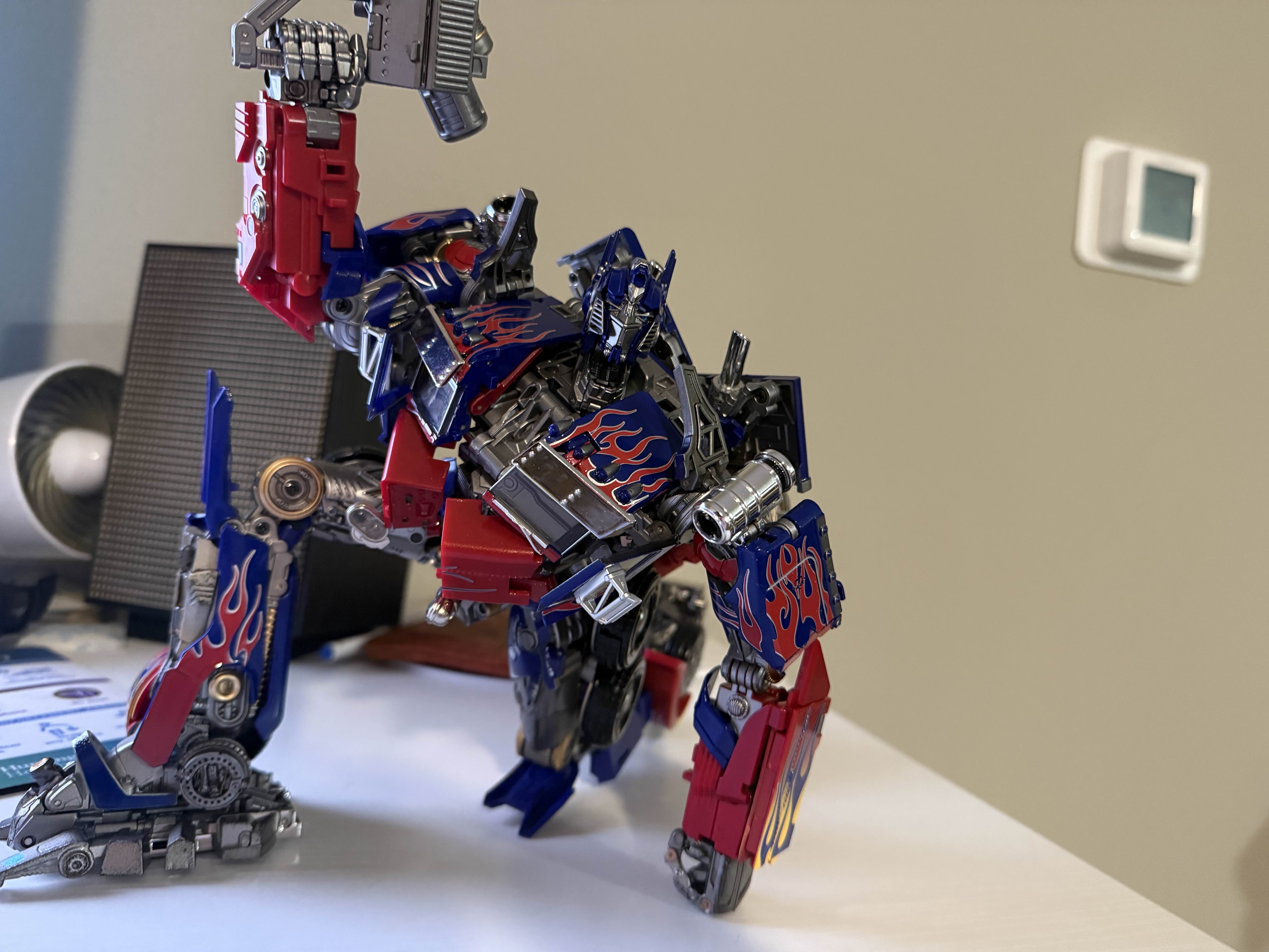WEIJIANG　Black Apple　オプティマスプライム　非正規 Thunder Leader MPM04 Transformation Toys Black Apple MPM-04 Model