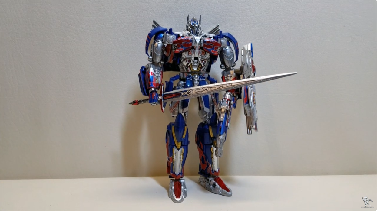 Reviews of AlienAttack Toys AAT A-01CC Optimus Prime