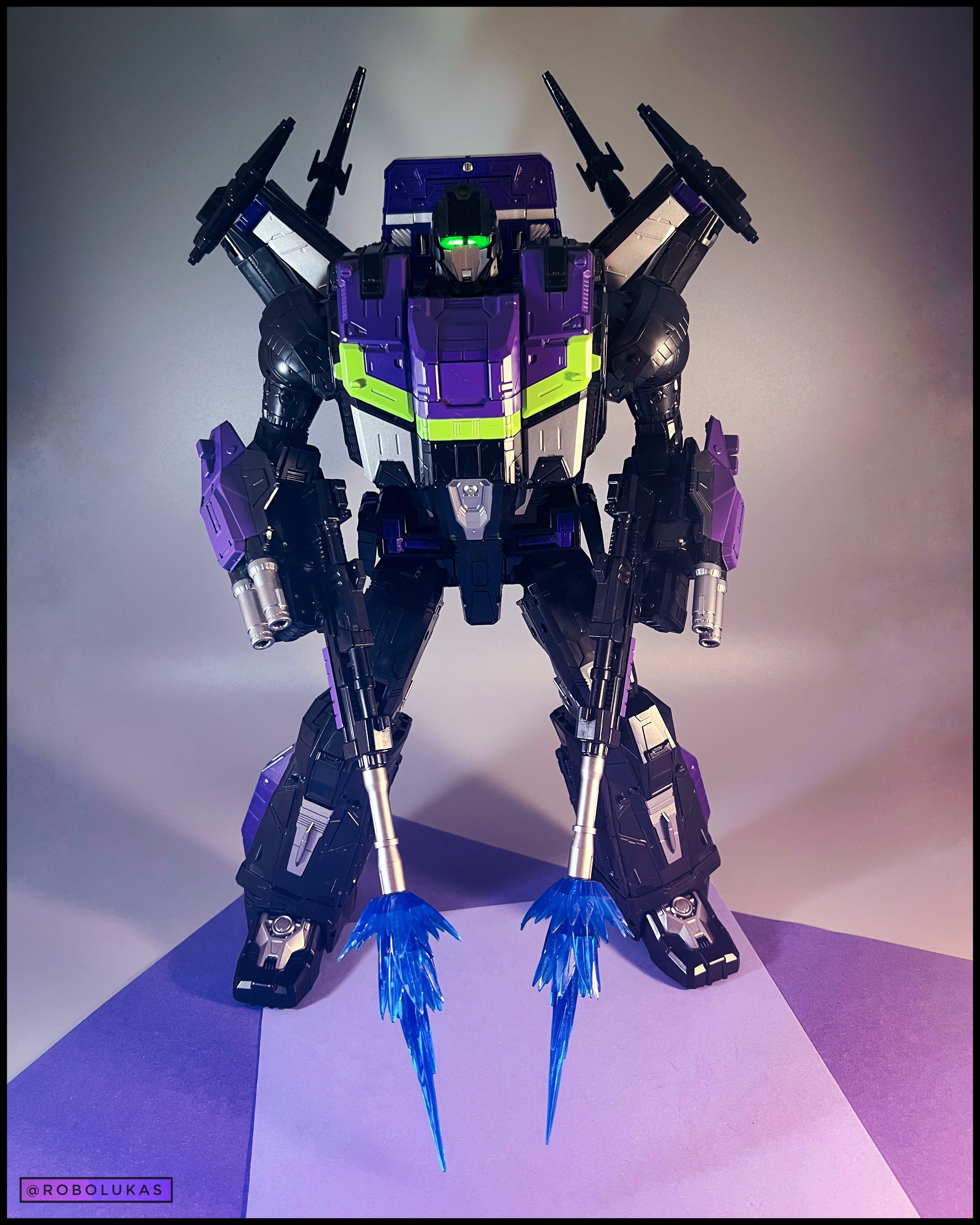 Reviews of Vincoroor V33-06B Fire of The Sky WFC-S28 Jetfire