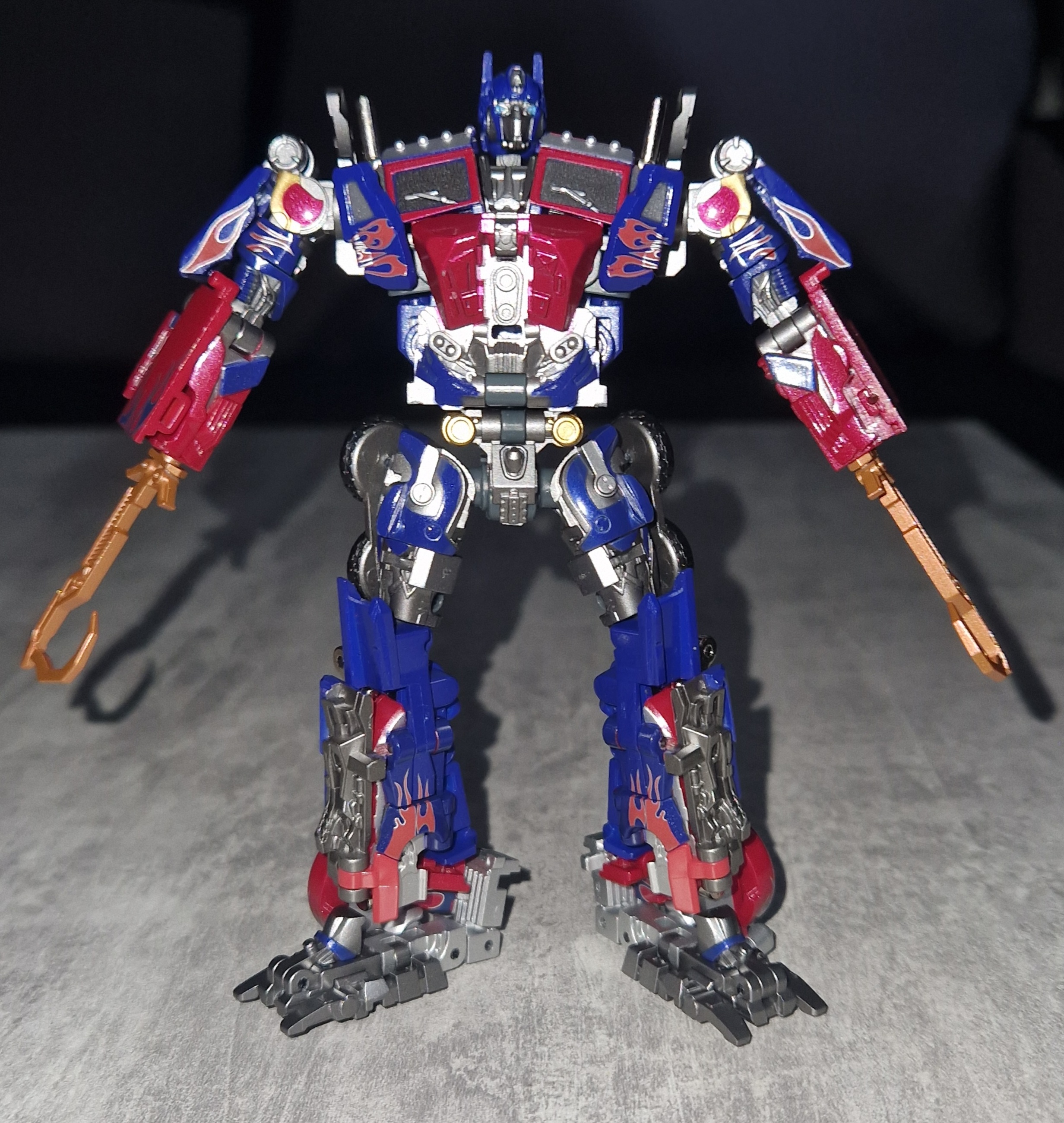Reviews of BaiLan Toys BLT01 Roadmaster Optimus Prime Standard Version