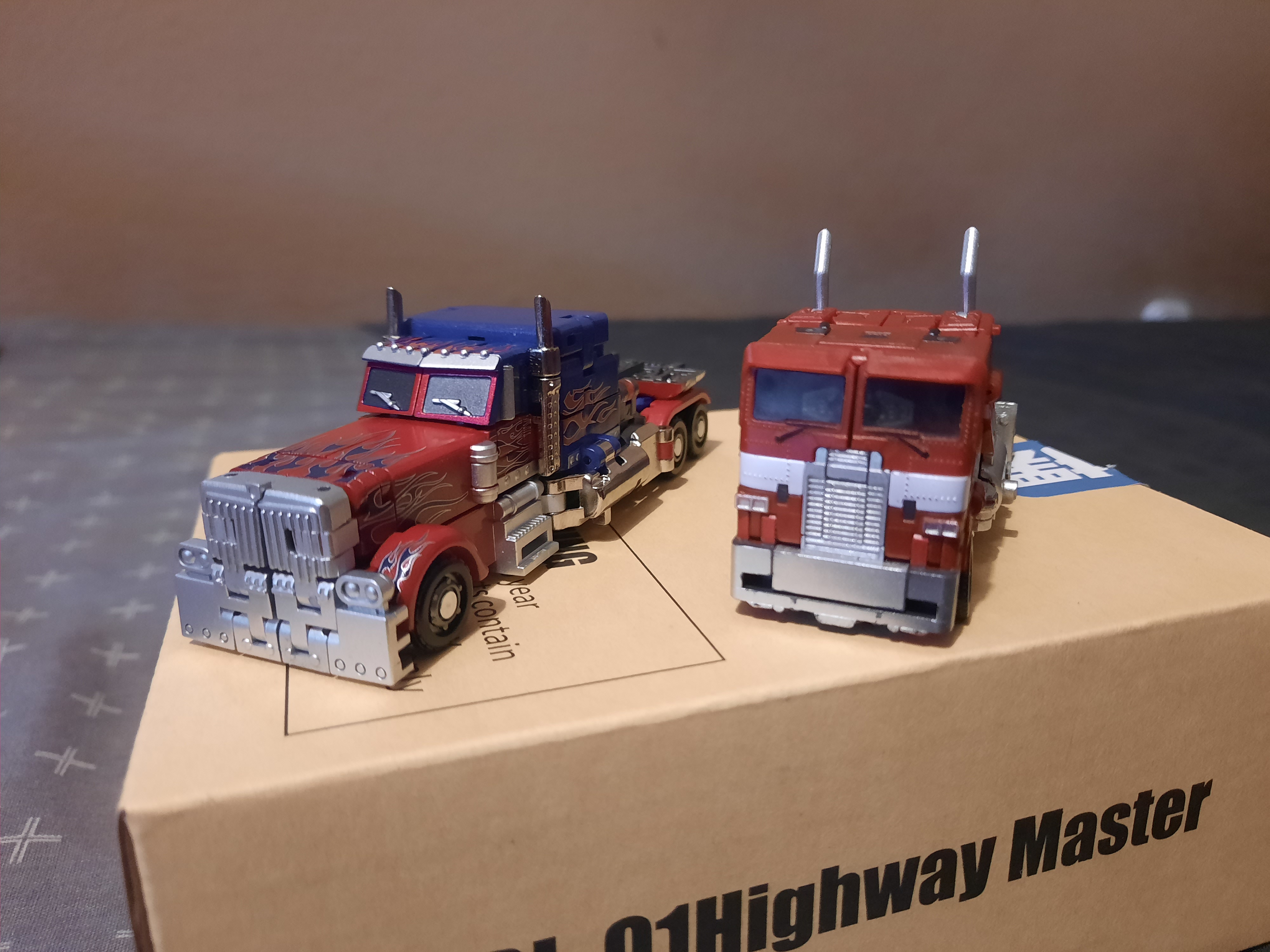 Reviews of BaiLan Toys BLT01 Roadmaster Optimus Prime Standard Version
