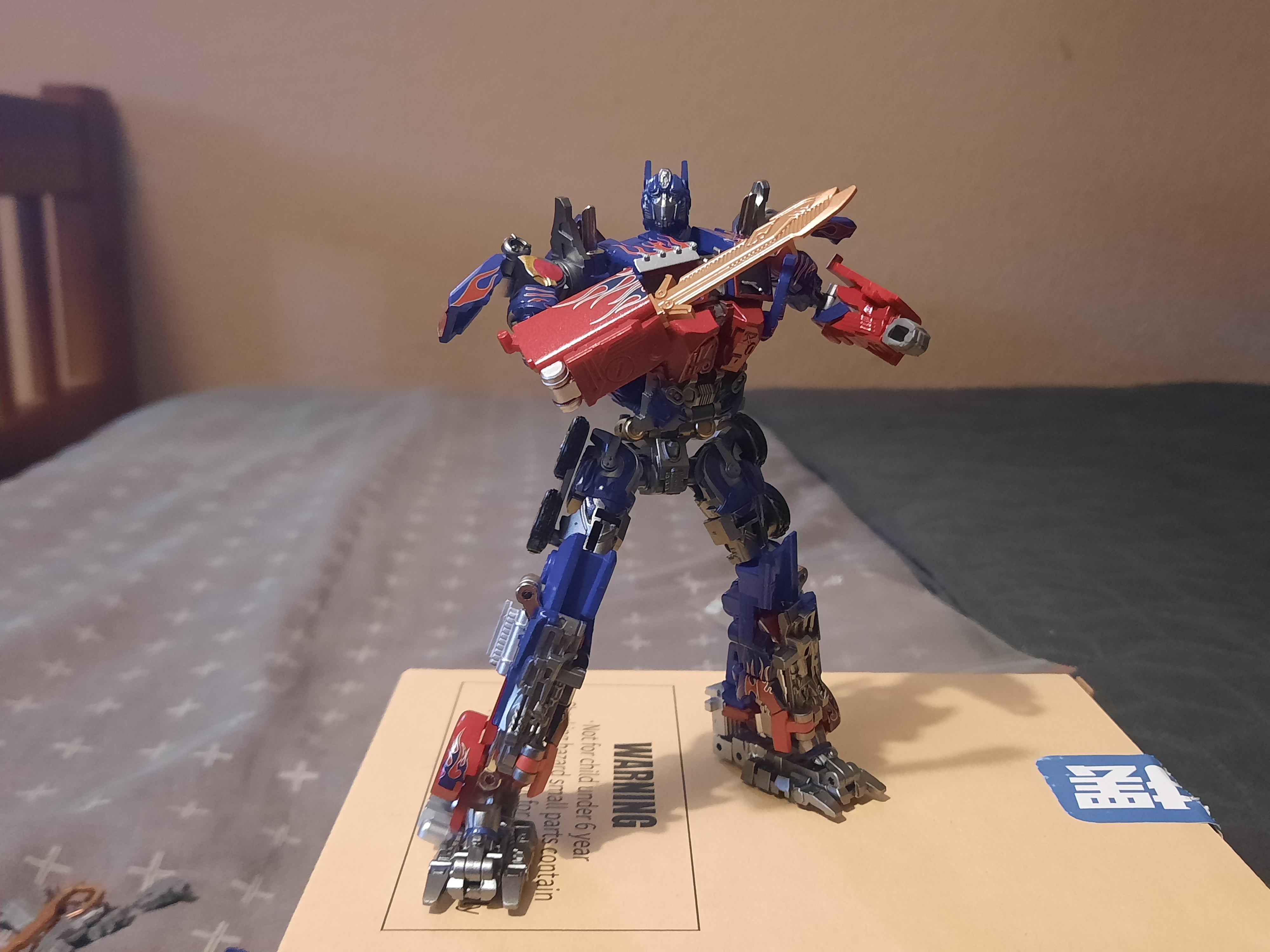 Reviews of BaiLan Toys BLT01 Roadmaster Optimus Prime Standard Version
