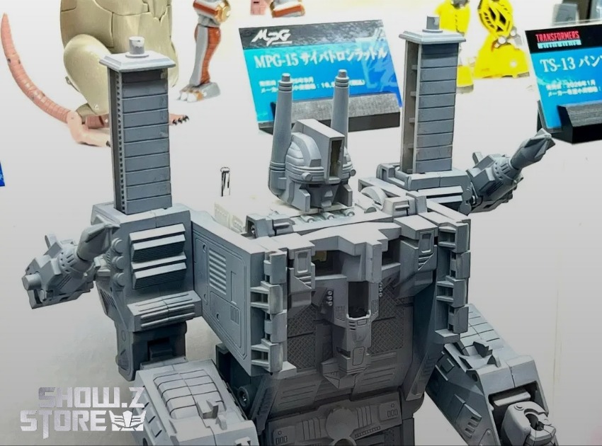 Takara Tomy Missing Link C-10 Ultra Magnus - ShowZ Store