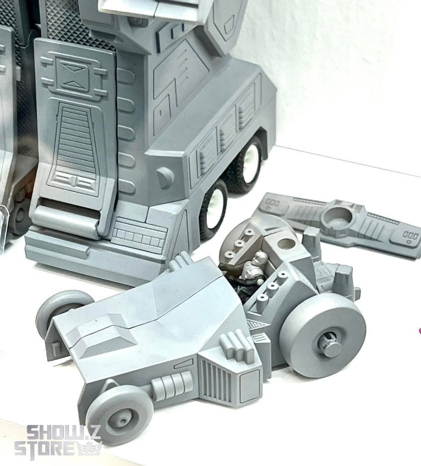 Takara Tomy Missing Link C-10 Ultra Magnus - ShowZ Store