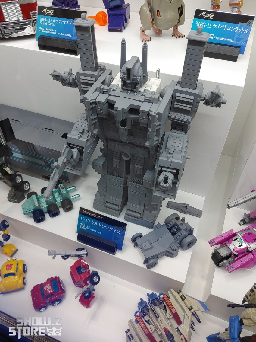 Takara Tomy Missing Link C-10 Ultra Magnus - ShowZ Store